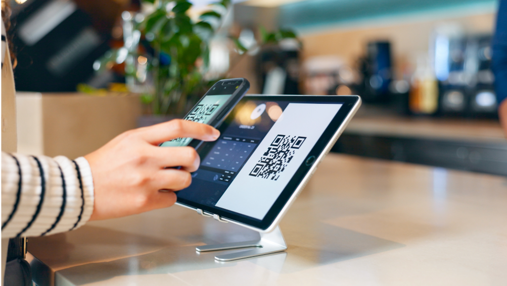 QR platby prichádzajú: Čo musíte vedieť ako obchodník?